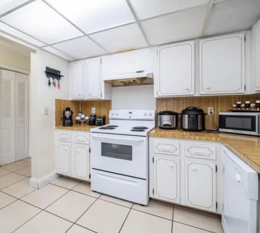 Building Photo - 6960 Miami Gardens Dr