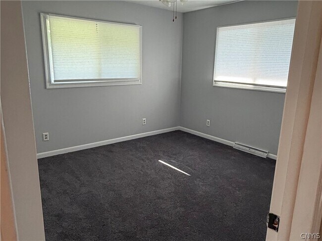 Building Photo - 107 Hadley Dr