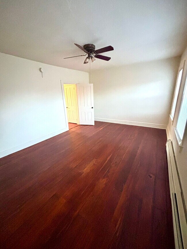 Building Photo - 690 Columbia Ave