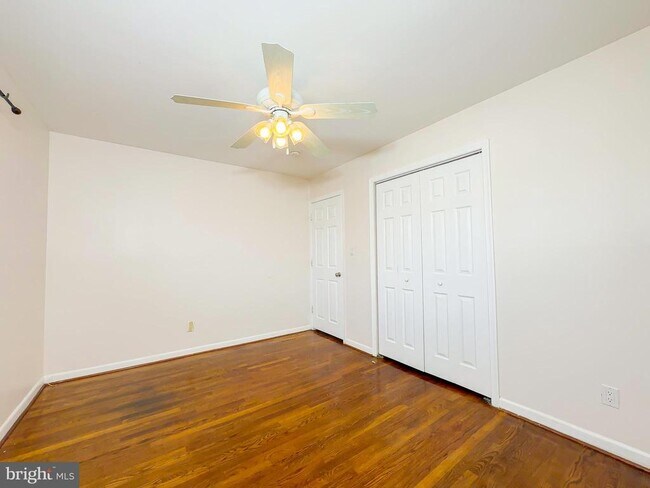 Building Photo - 3217 St Lukes Ln