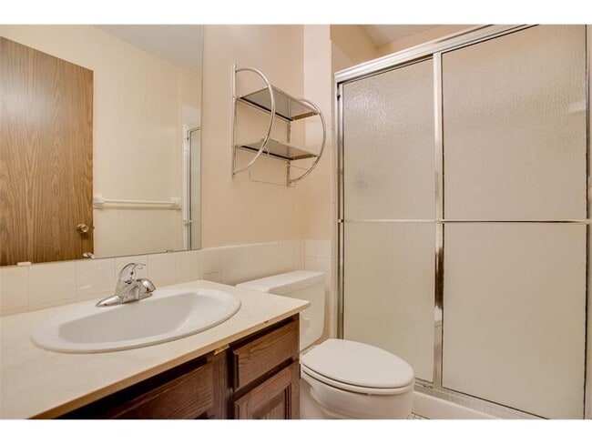Building Photo - 1041 Zanzibar Ln N