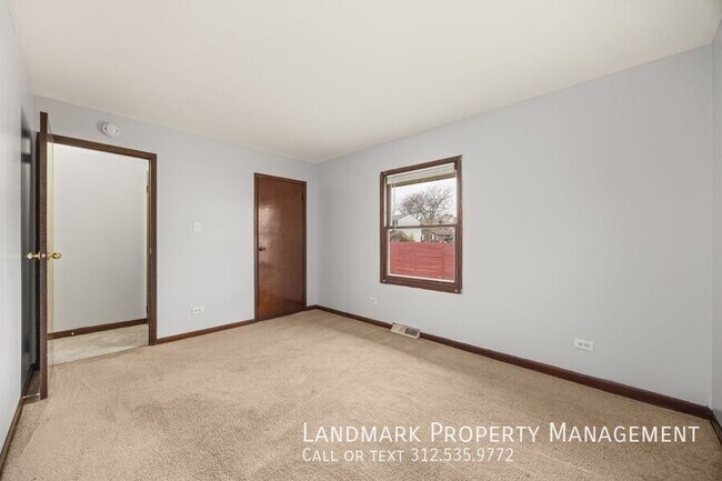 Building Photo - 654 Cambridge Ave