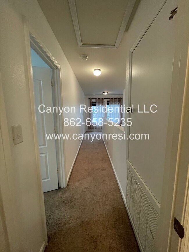 Building Photo - 177 Sagebrook Dr