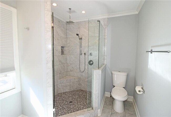 Building Photo - 1131 Milmar Dr NW