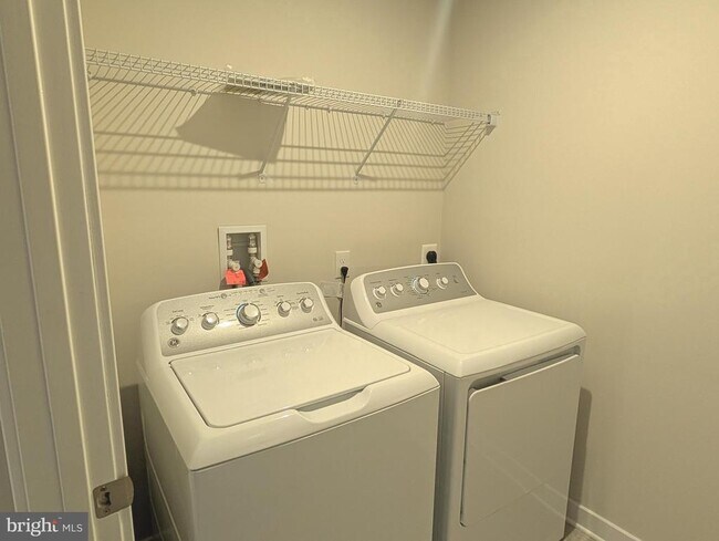 Building Photo - 114 RED LION Ct