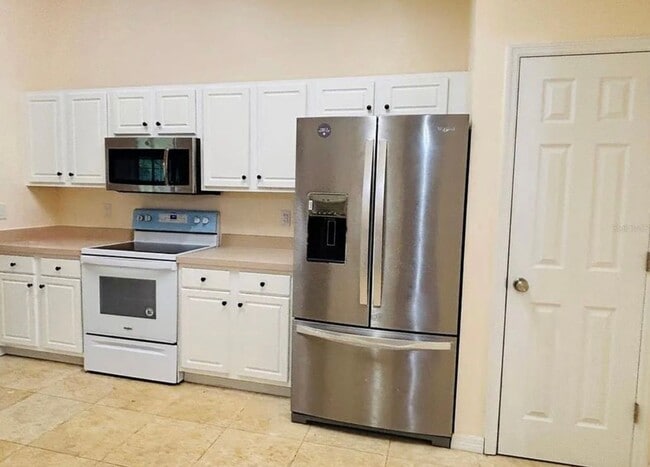 Building Photo - 4-Bedroom / 2-Bathroom Home in Palm Coast