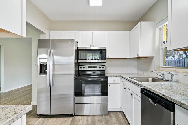 Building Photo - 1205 Longwood St