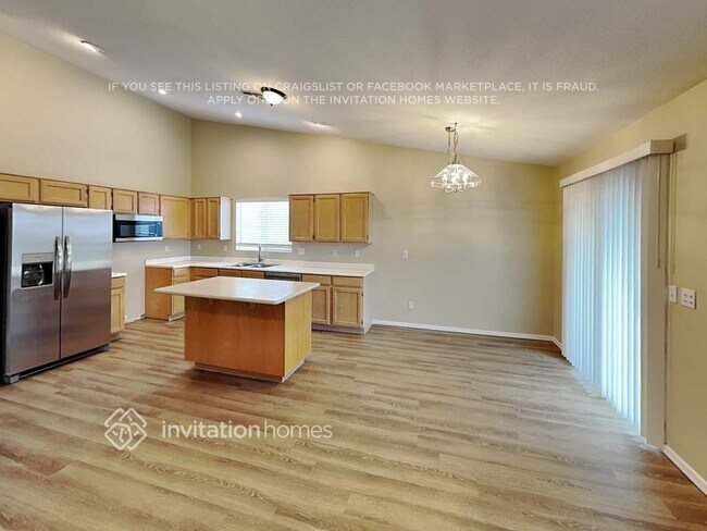 Building Photo - 6453 E Menlo St