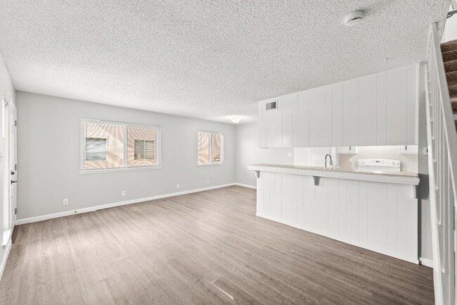 Building Photo - Remodeled 2 Bedroom Condo with Garage