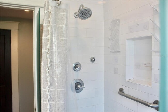 Building Photo - 701 W Swann Ave