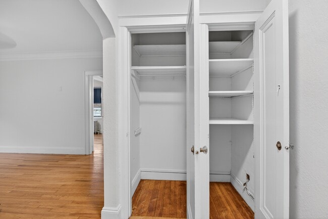 Building Photo - 137 Englewood Ave