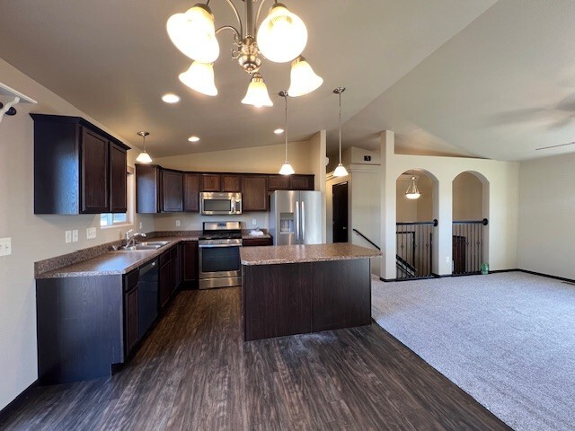 Building Photo - 918 Haakon St