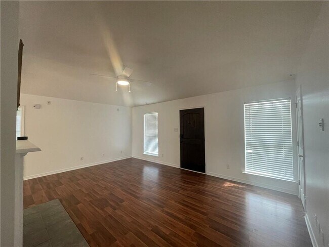 Building Photo - 6882 Red Cedar Dr