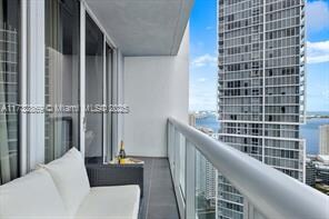 Building Photo - 485 Brickell Ave