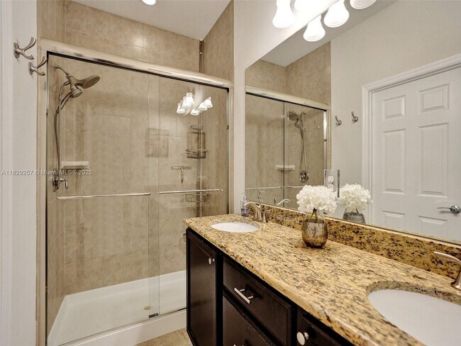 Building Photo - 1144 S Community Dr