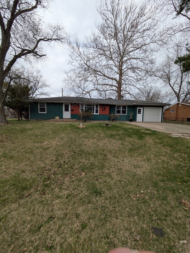Building Photo - 3307 N Brooks Ln