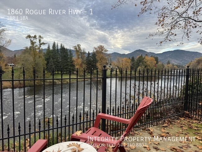 Building Photo - 1860 Rogue River Hwy