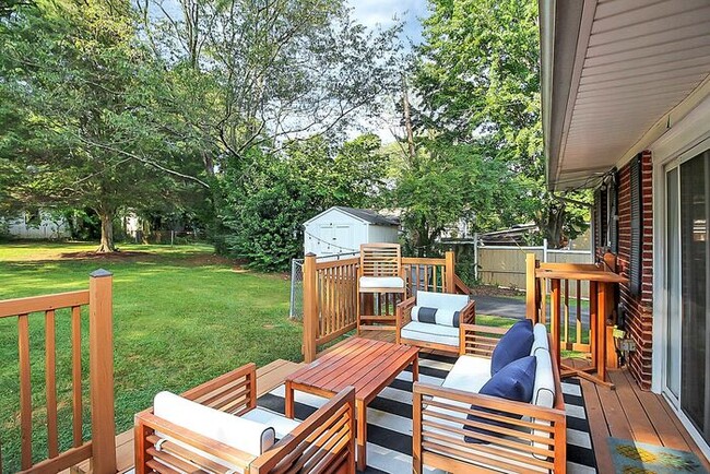 Building Photo - Charming 3BD/2BA Ranch in Selwyn Park!