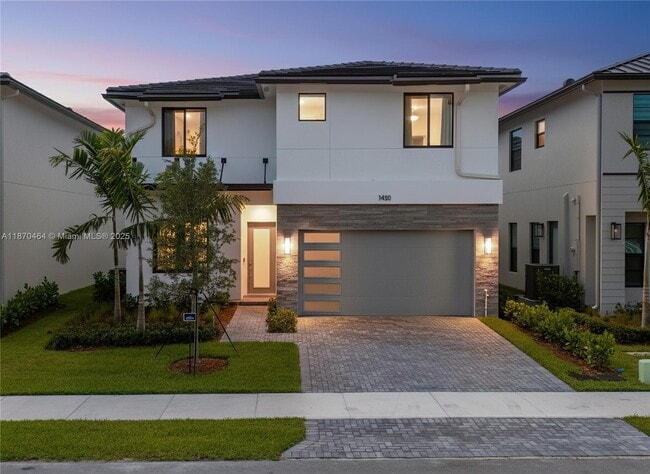 Building Photo - 1450 SW 23rd St