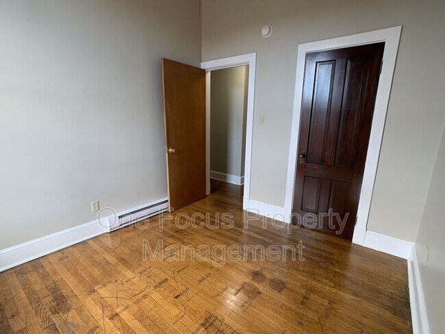 Building Photo - 307 N Vesper St
