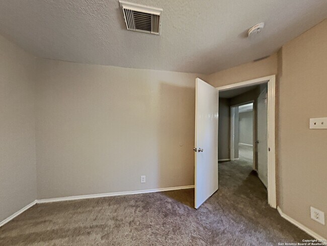 Building Photo - 1111 Ranger Peak
