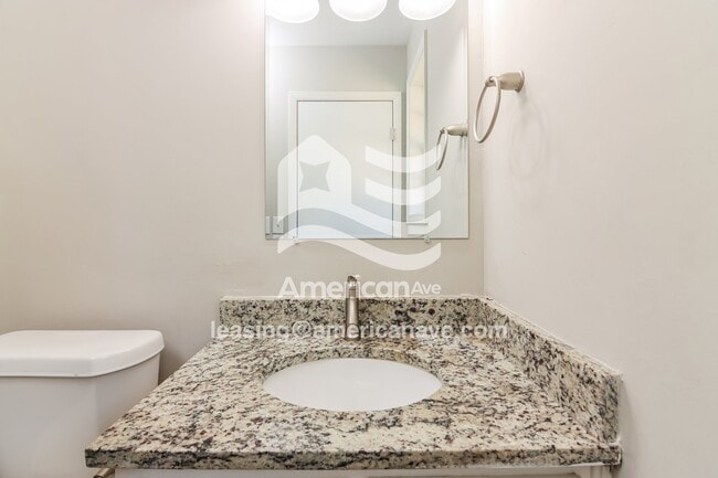 Building Photo - 1704 8th Pl S