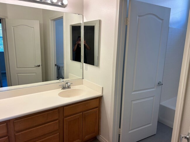 Building Photo - Spacious 5-Bedroom Home with Stunning Views