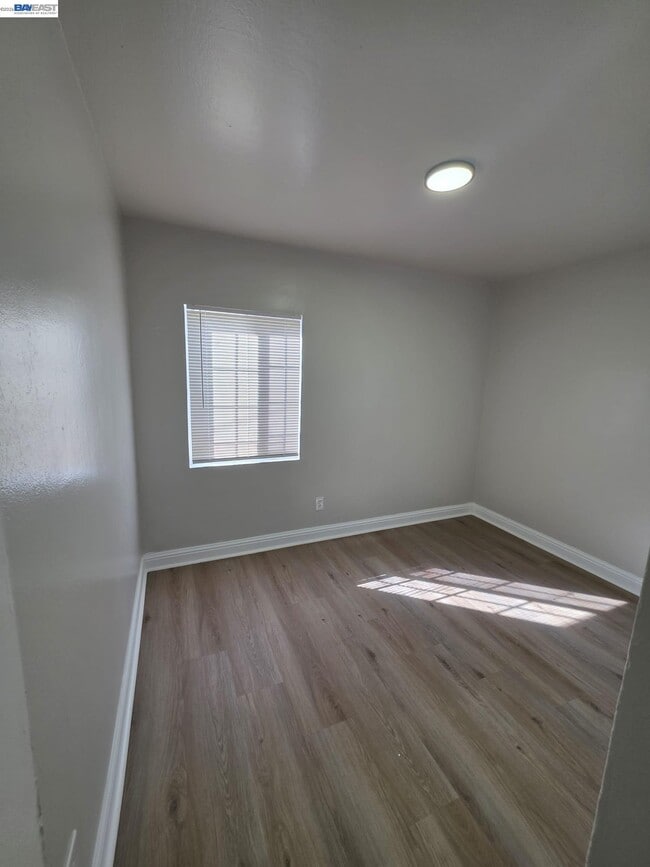 Building Photo - 20331 Concord Ave