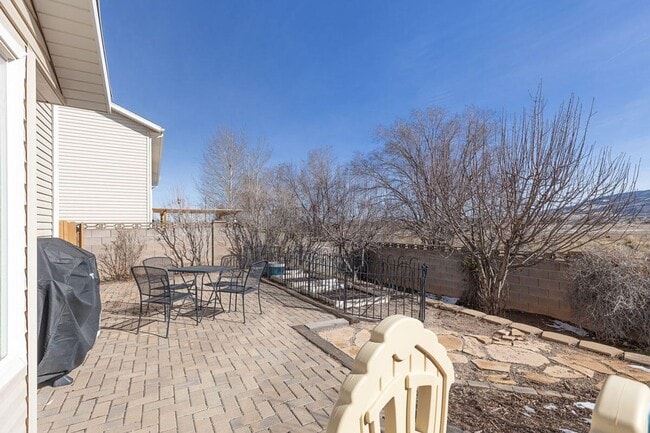 Building Photo - Scenic Gemini Meadows Townhome with Open Views & Modern Comfort