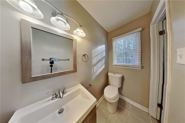 Building Photo - 3070 Karen Ln