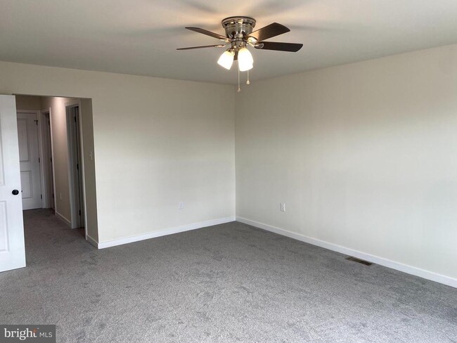 Building Photo - 3864 Ridge Pike