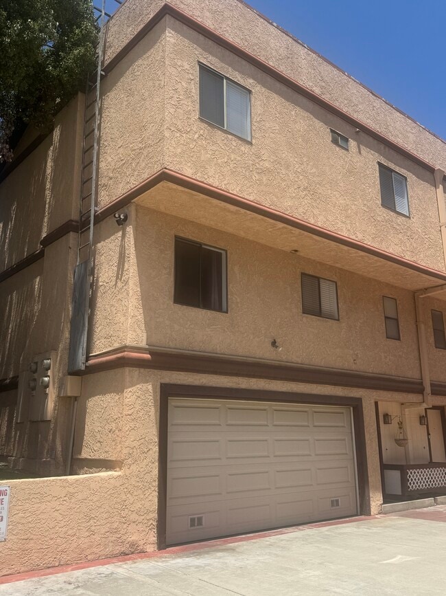 Building Photo - 1039 Mount Olive Dr