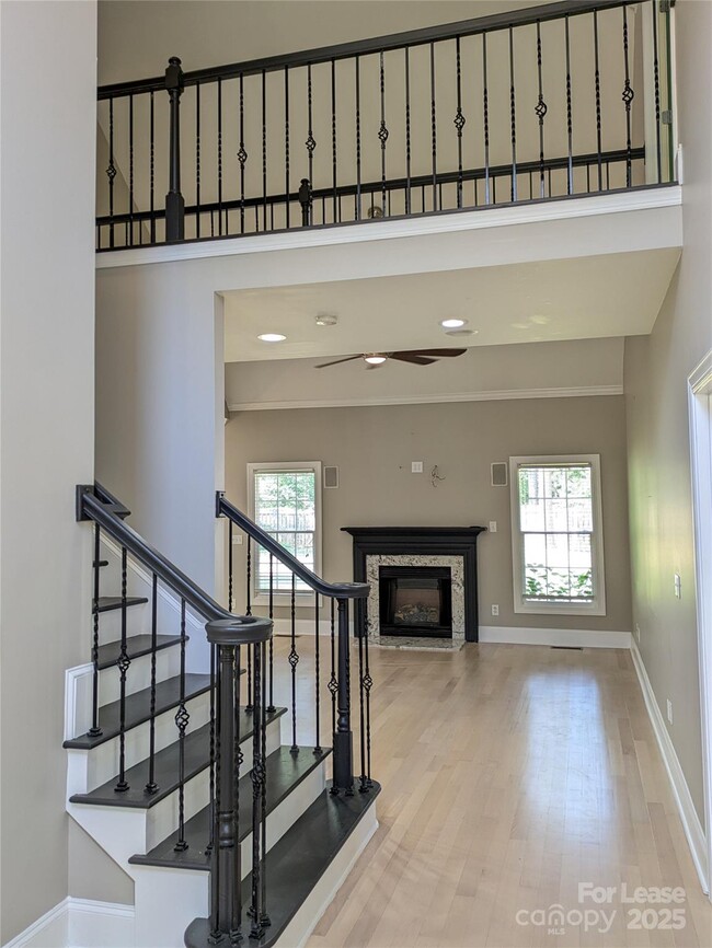 Building Photo - 364 Chuckwood Rd
