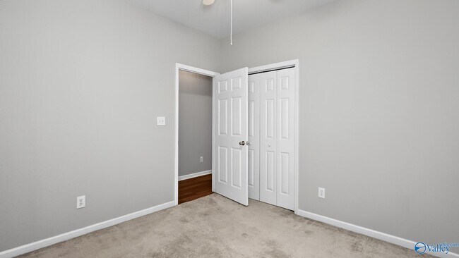 Building Photo - 141 Canterbury Dr