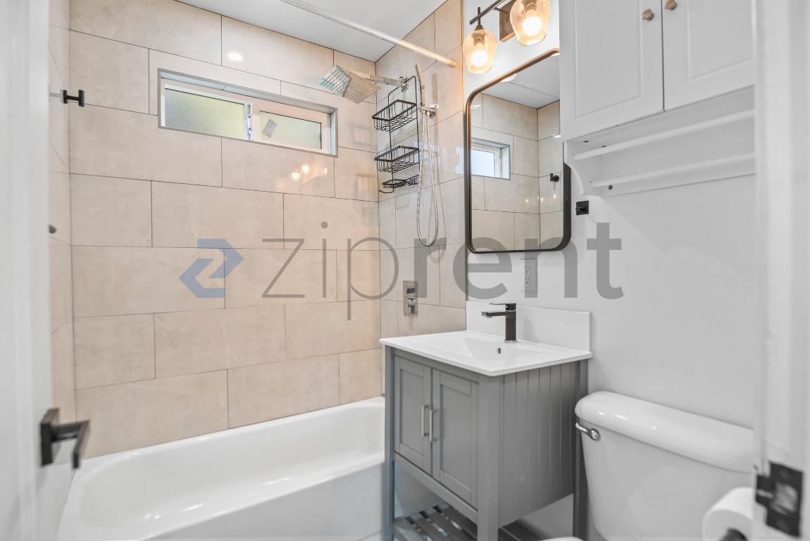 Building Photo - 5914 Mauritania Ave