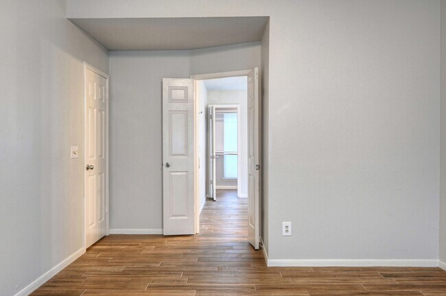Building Photo - 15 White Bark Pl