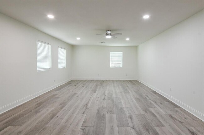 Building Photo - 527 FM 787