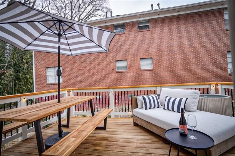 Building Photo - 829 Barnett St NE