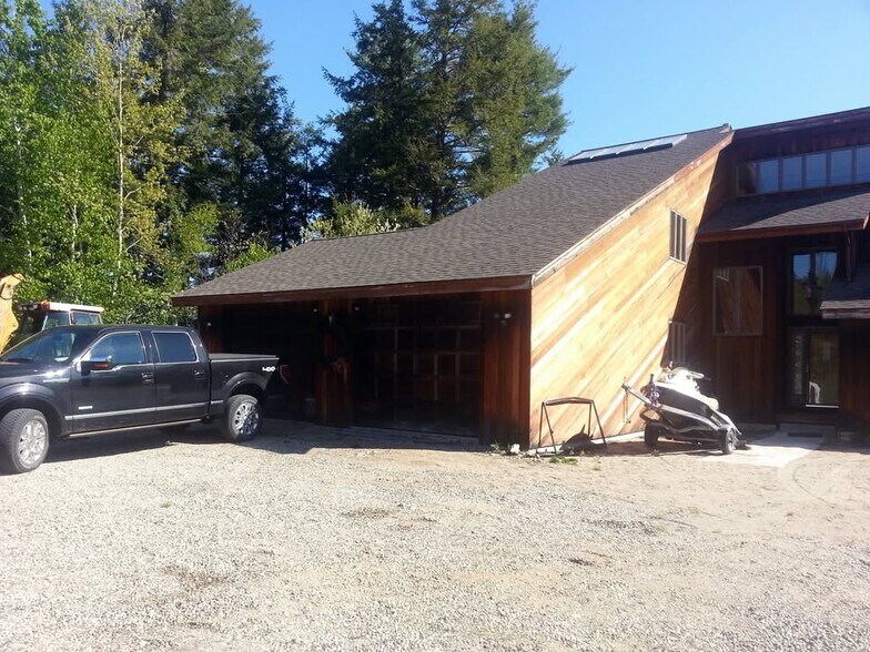 Building Photo - 441 Crew Rd