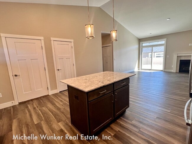 Building Photo - 6330 Beckville ln