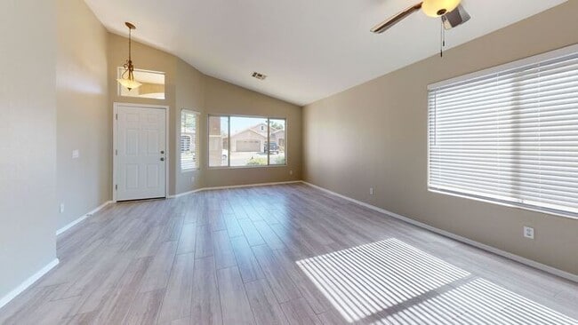 Building Photo - 3830 E Kroll Dr