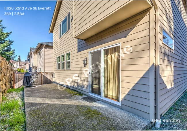 Building Photo - Stylish And Sleek Everett Home On A Quiet ...