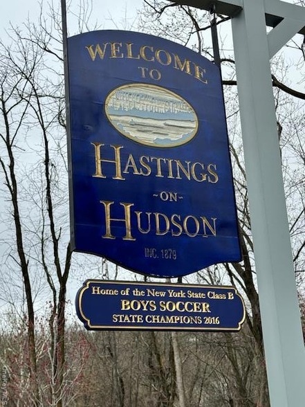 Building Photo - 7 Green St