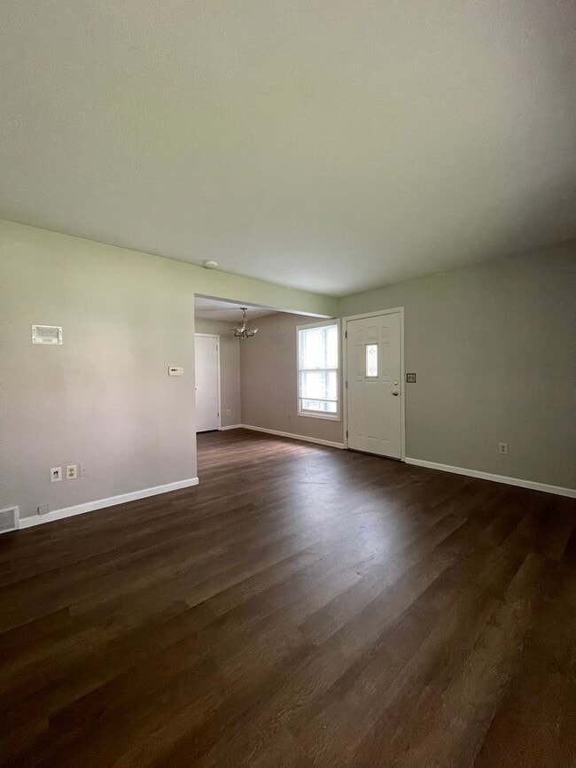Building Photo - Two Bedroom Condo in Portage