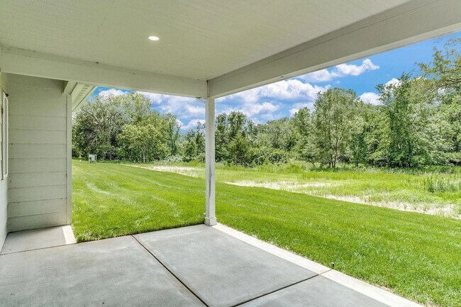 Building Photo - Beautiful and Modern 2 Bedroom