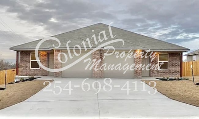 Primary Photo - Cozy Duplex Home in Temple!
