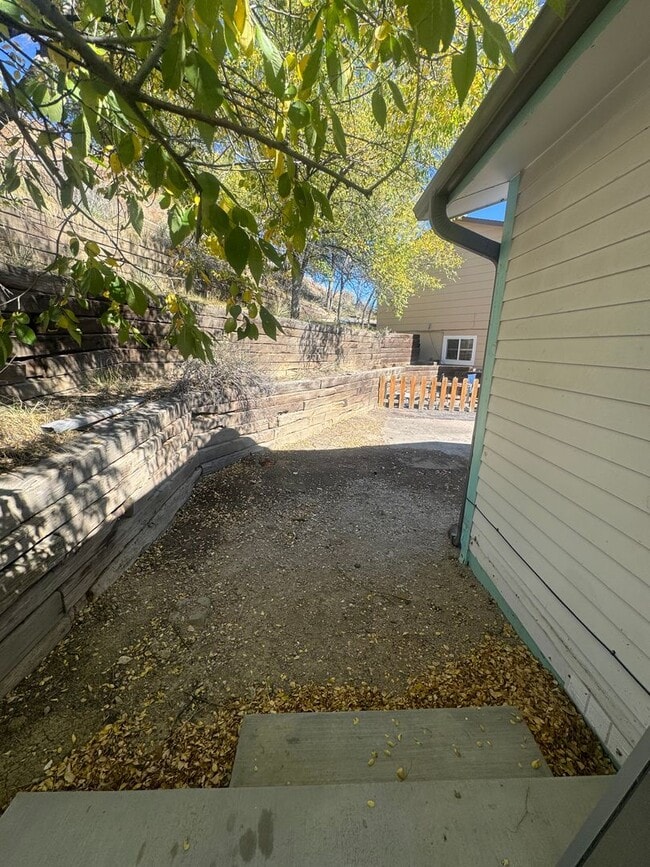 Building Photo - Manitou - CP