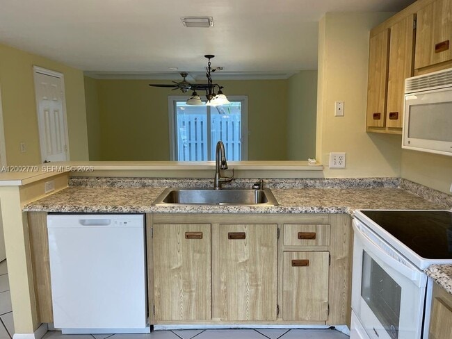 Building Photo - 81 SW 3rd St