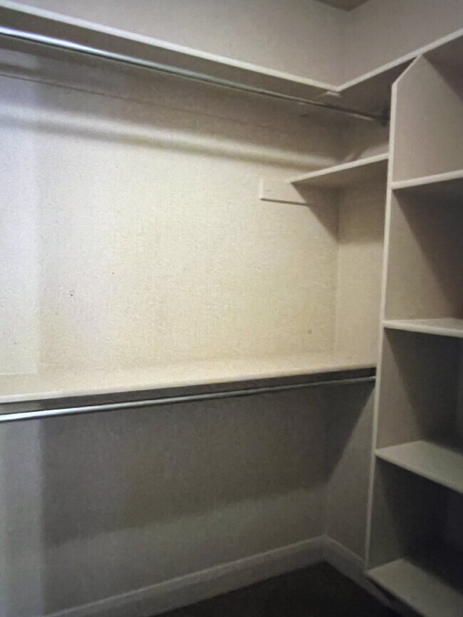 Building Photo - "Charming 3-Bed Townhouse in Cedar City with 2.5 Baths – Your Spacious 1,384 Sq Ft Retreat Awaits!"