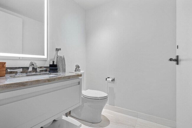 Building Photo - 150 Seaport Blvd